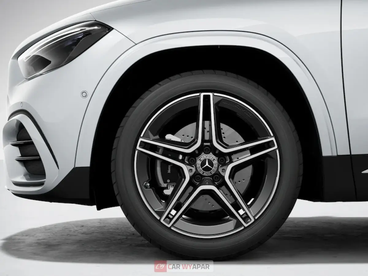 Mercedes-Benz GLA Top Feature